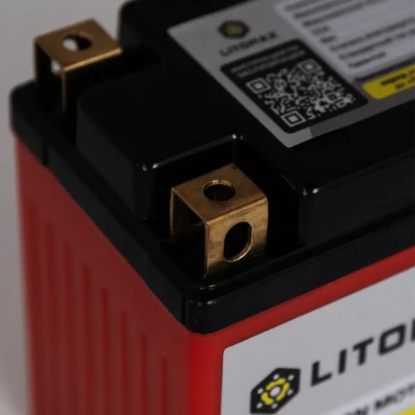 Натриевый стартовый мото аккумулятор LITOMAX 12V 5,2Ah 64,5Wh 120CCA фото клемм
