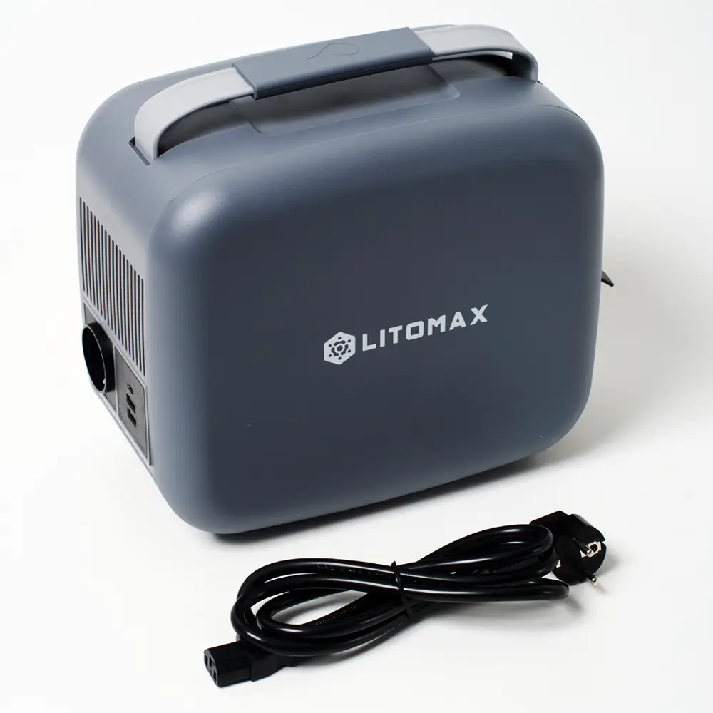 Портативная электростанция аккумуляторная LITOMAX 1005 Wh 300W 3 Портативная электростанция аккумуляторная LITOMAX 1005 Wh 300W фото сбоку