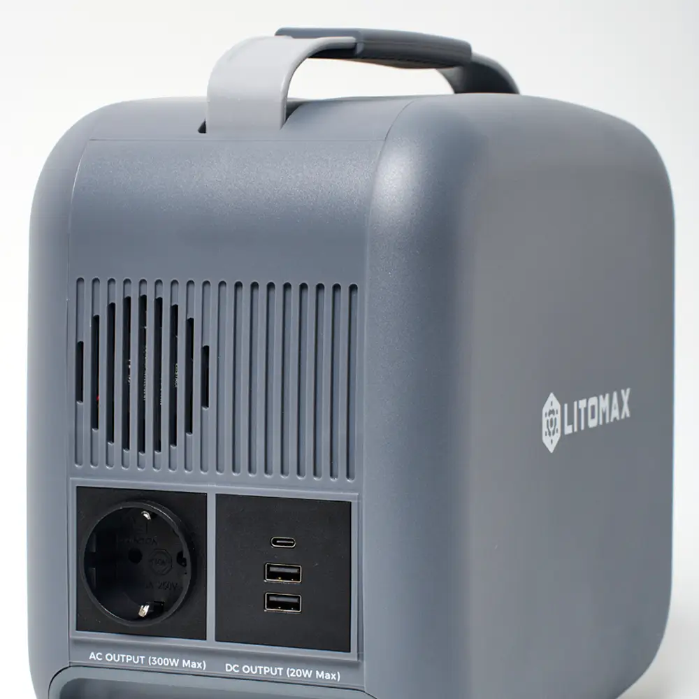 Портативная электростанция аккумуляторная LITOMAX 1005 Wh 300W 10 Портативная электростанция аккумуляторная LITOMAX 1005 Wh 300W вид сзади